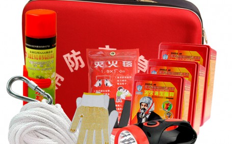 家庭應急包應該準備哪些物品呢？